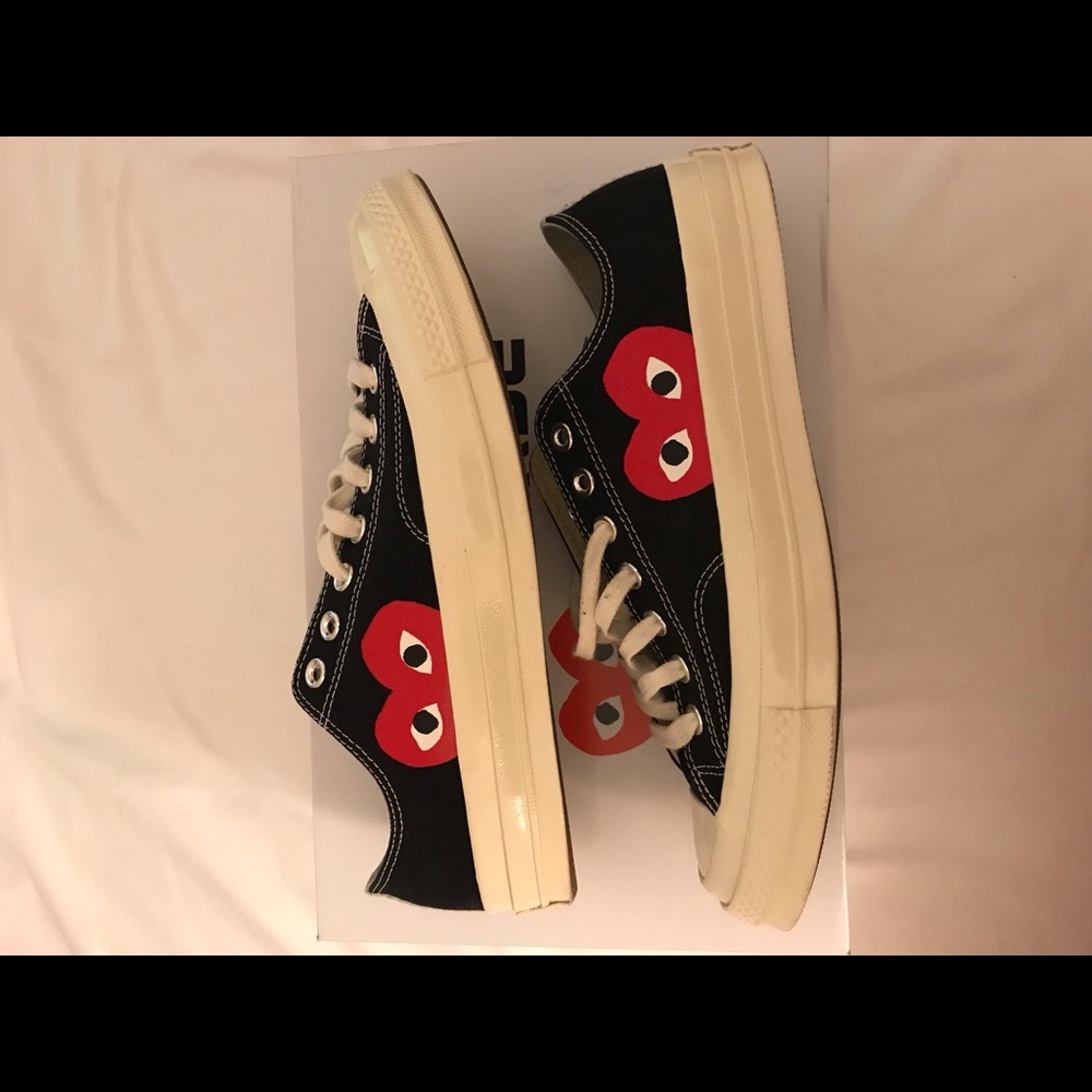 Shoe is size 8.5 but runs big.